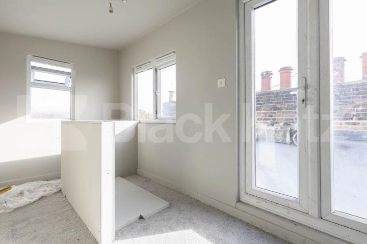 Two double bedrooms spacious lounge located within minutes from Ladbroke Grove Ladbroke Grove, Ladbroke Grove 